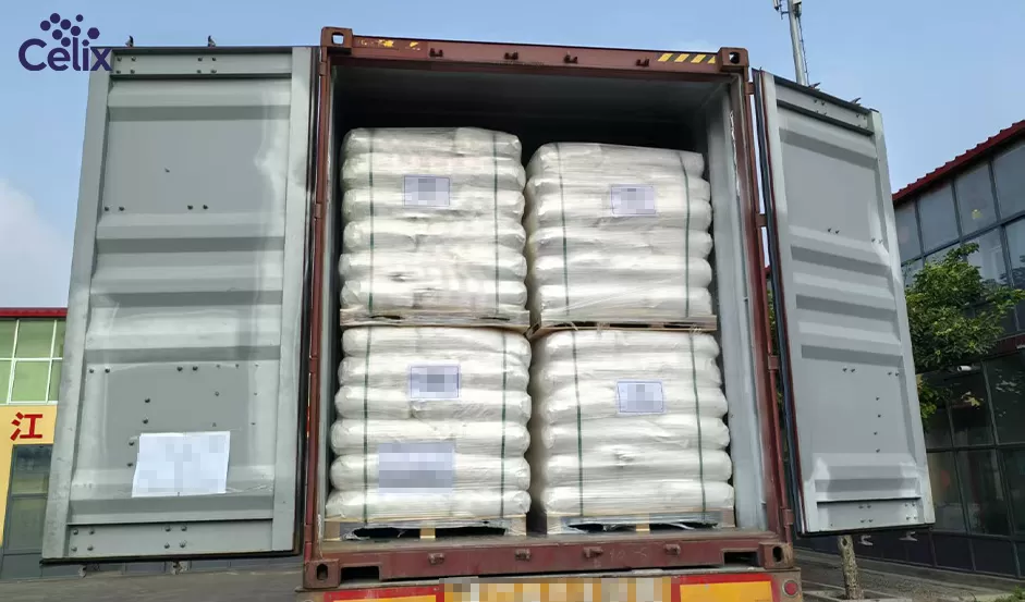 Đội ngũ hậu cần Celix Cellulose thực hiện kiểm tra chất lượng cuối cùng trên HPMC đã xếp pallet để xuất khẩu toàn cầu. Đội ngũ hậu cần Celix Cellulose thực hiện kiểm tra chất lượng cuối cùng trên HPMC đã xếp pallet để xuất khẩu toàn cầu.