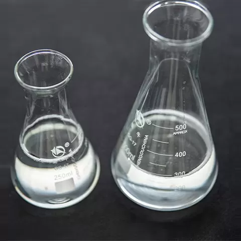 Phụ gia siêu dẻo Polycarboxylate dạng lỏng